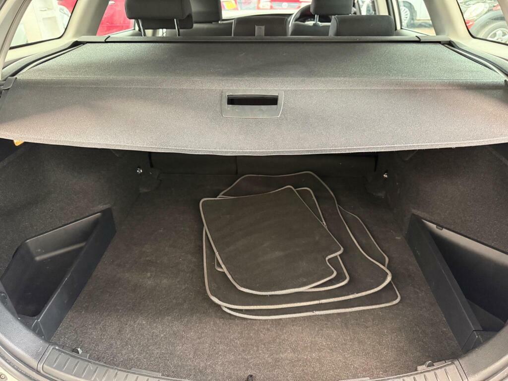 Toyota Auris 1.4 D-4d Icon Grey #15