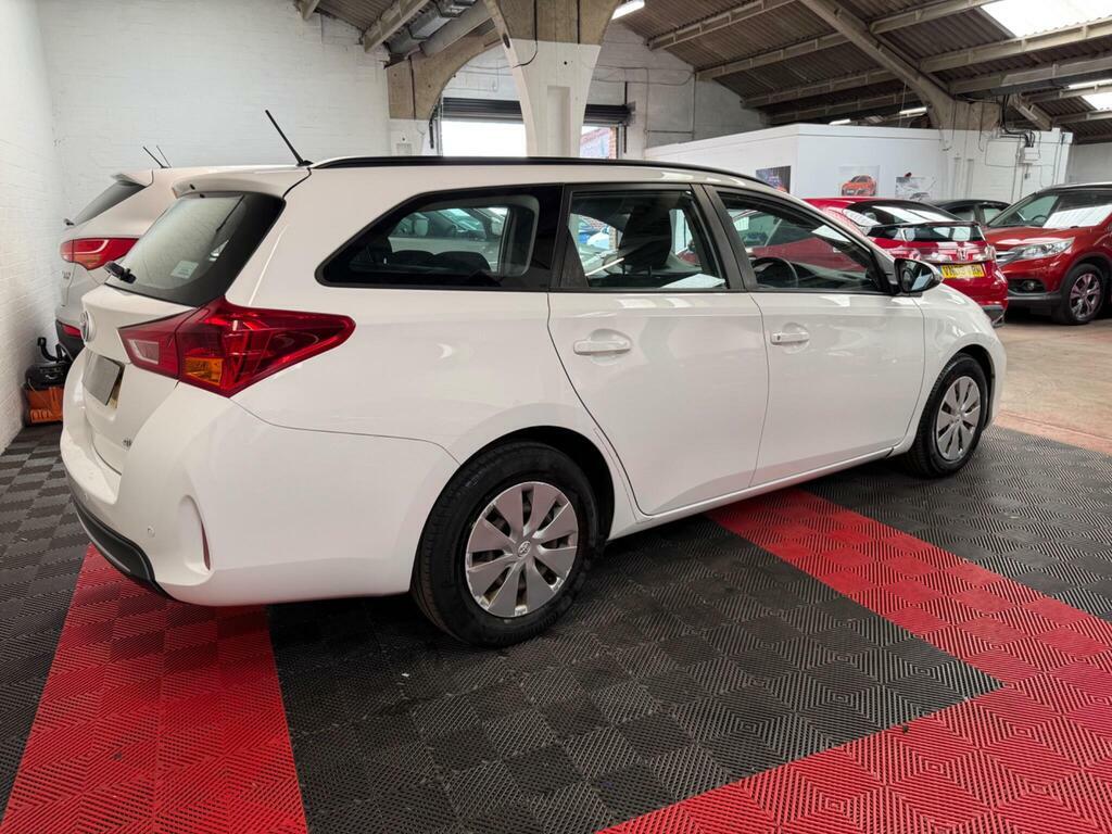 Toyota Auris 1.4 D-4d Active Touring Sports Euro 5 S S White #6