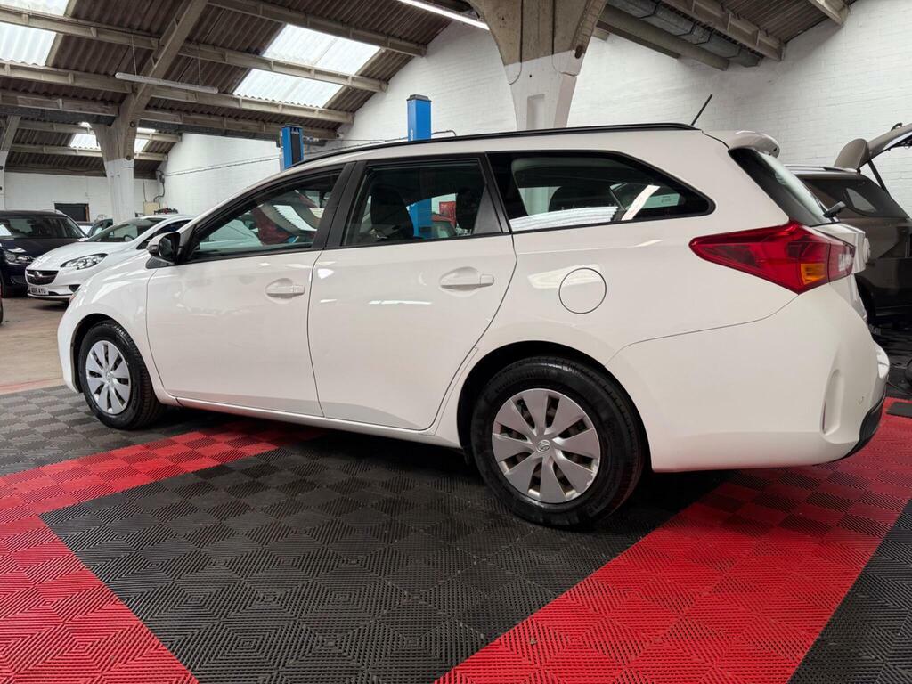 Toyota Auris 1.4 D-4d Active Touring Sports Euro 5 S S White #5