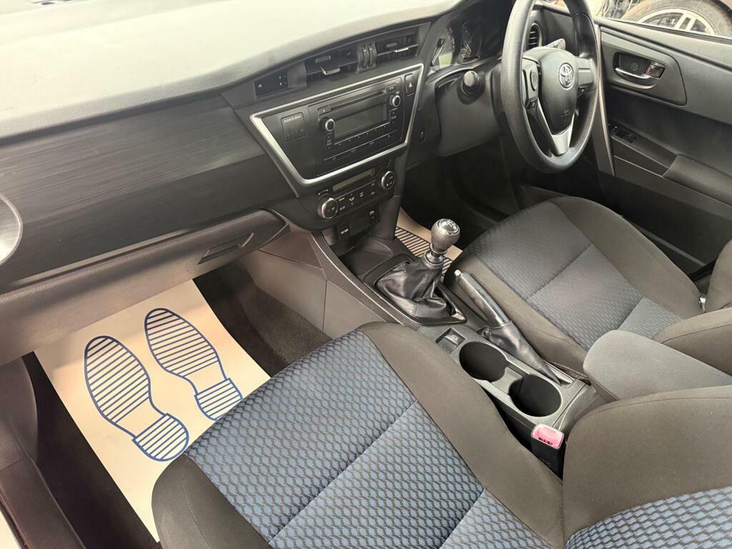 Toyota Auris 1.4 D-4d Icon Grey #12
