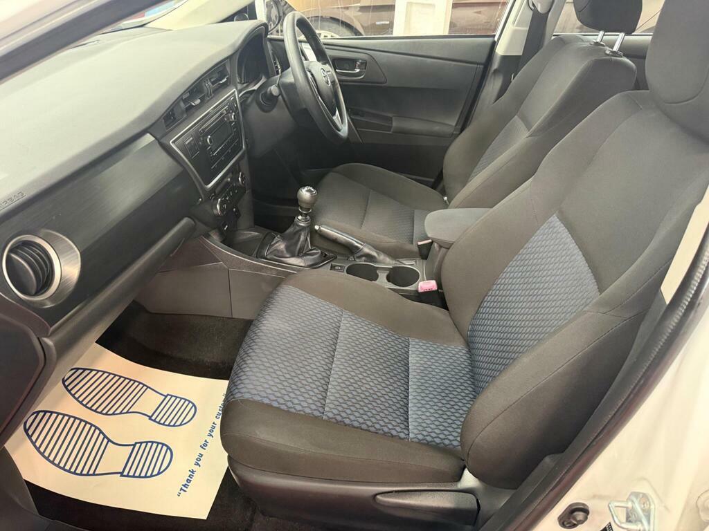 Toyota Auris 1.4 D-4d Icon Grey #11