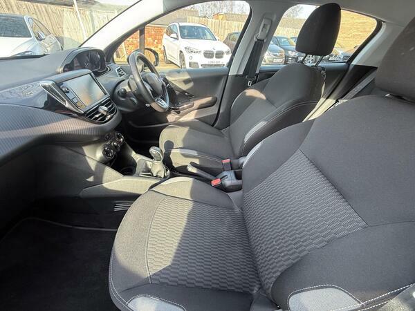 Peugeot 208 1.2 Puretech 82 Active White #15