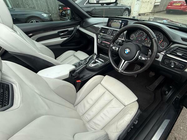BMW M4 3.0 M4 Black #10