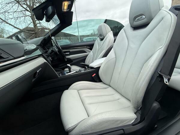 BMW M4 3.0 M4 Black #19