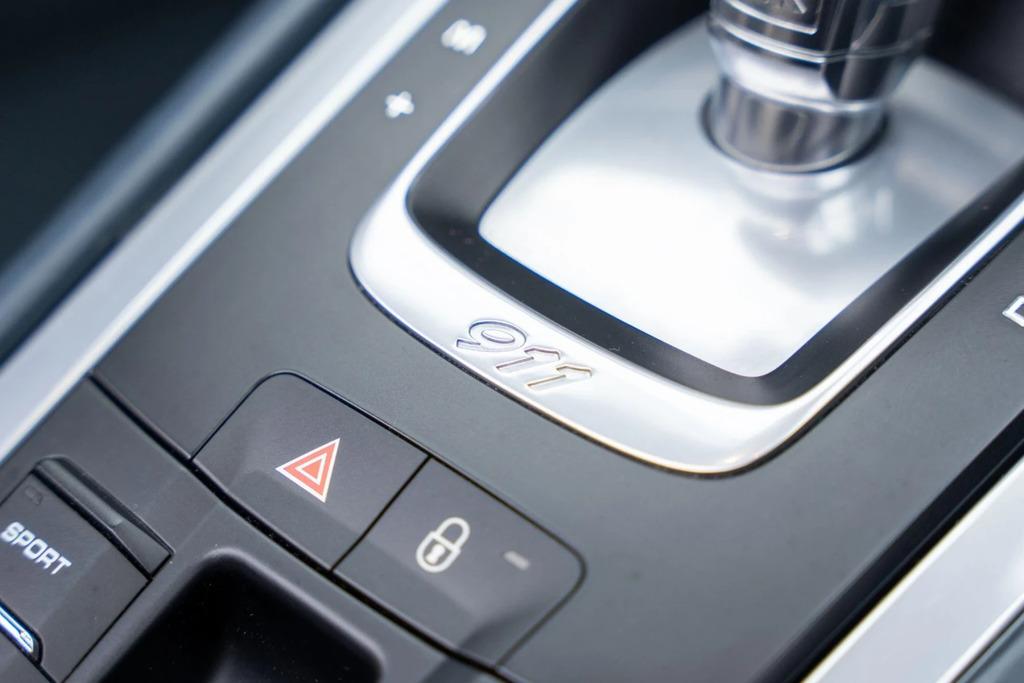 Porsche 911 Automatic Black #25