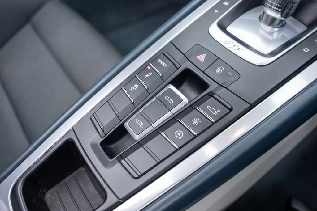 Porsche 911 Automatic Black #36