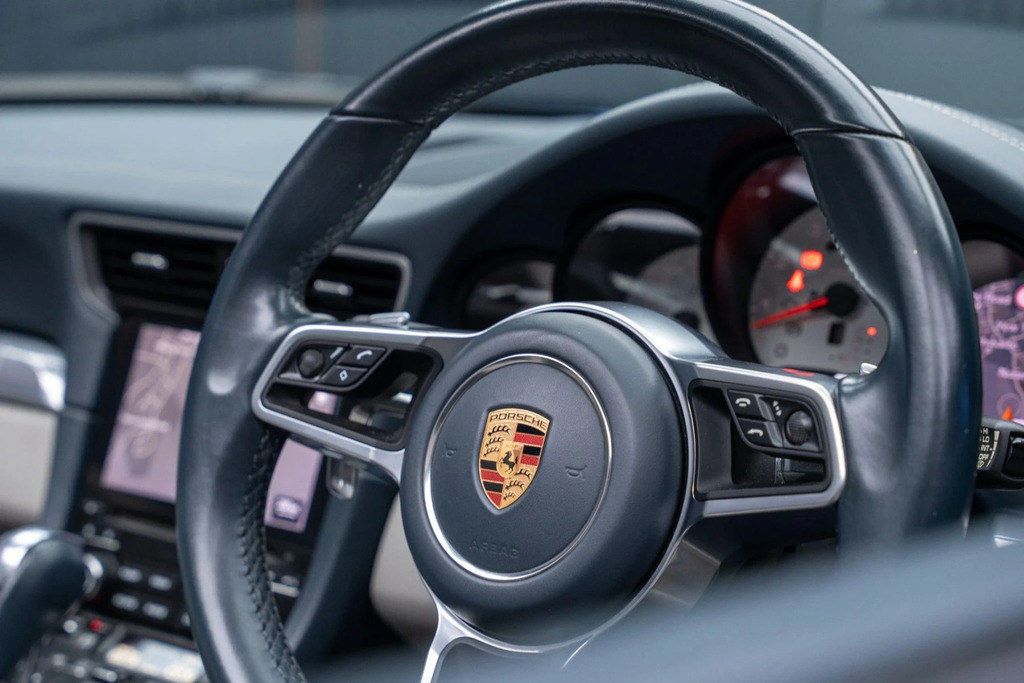Porsche 911 Automatic Black #42