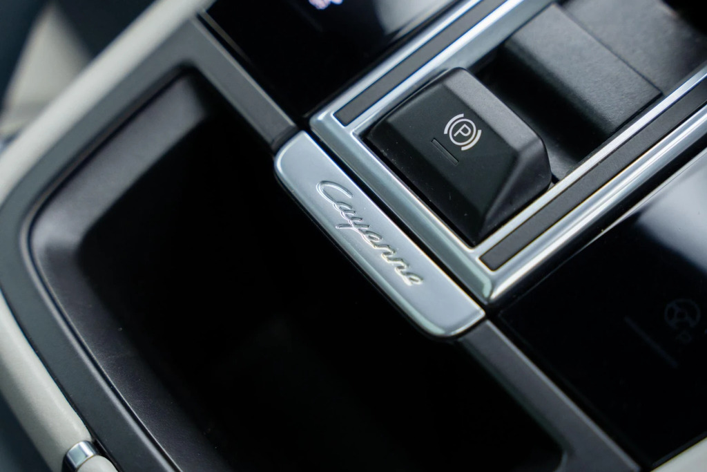 Porsche Cayenne Cayenne T S E-hybrid Grey #42