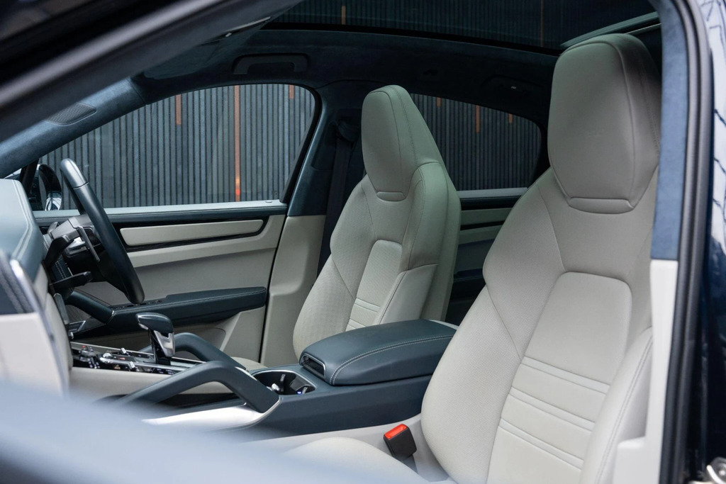 Porsche Cayenne Cayenne T S E-hybrid Grey #37
