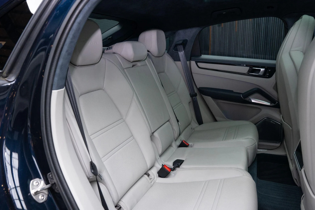 Porsche Cayenne Cayenne T S E-hybrid Grey #35
