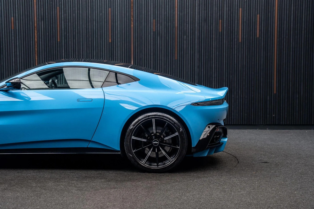 Aston Martin Vantage V8 Black #17