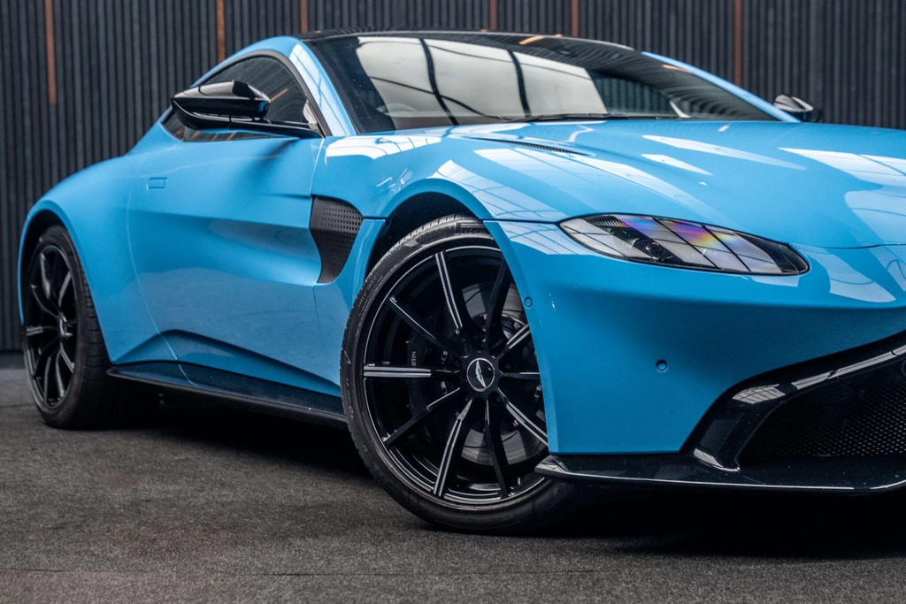 Aston Martin Vantage V8 Black #7