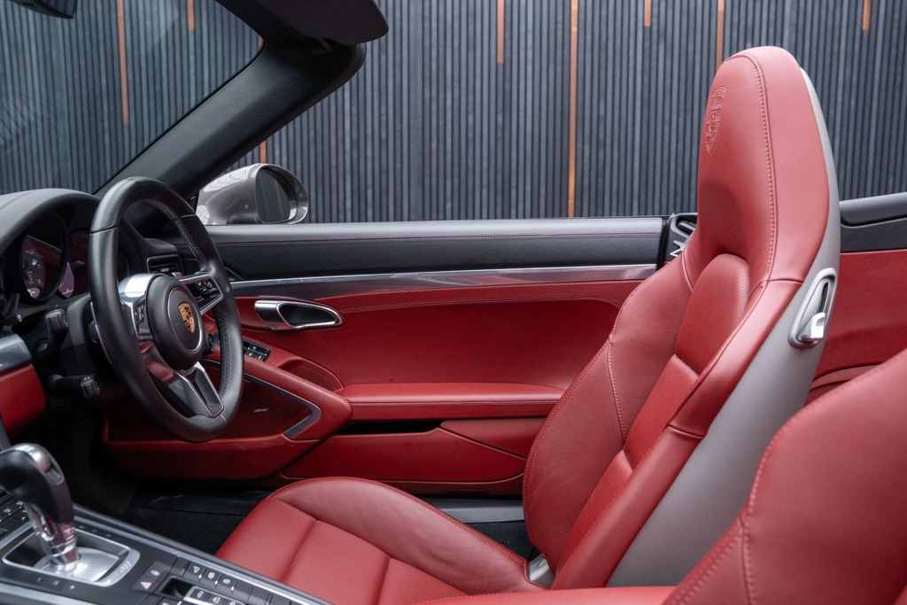 Porsche 911 2017 67 Carrera Red #42