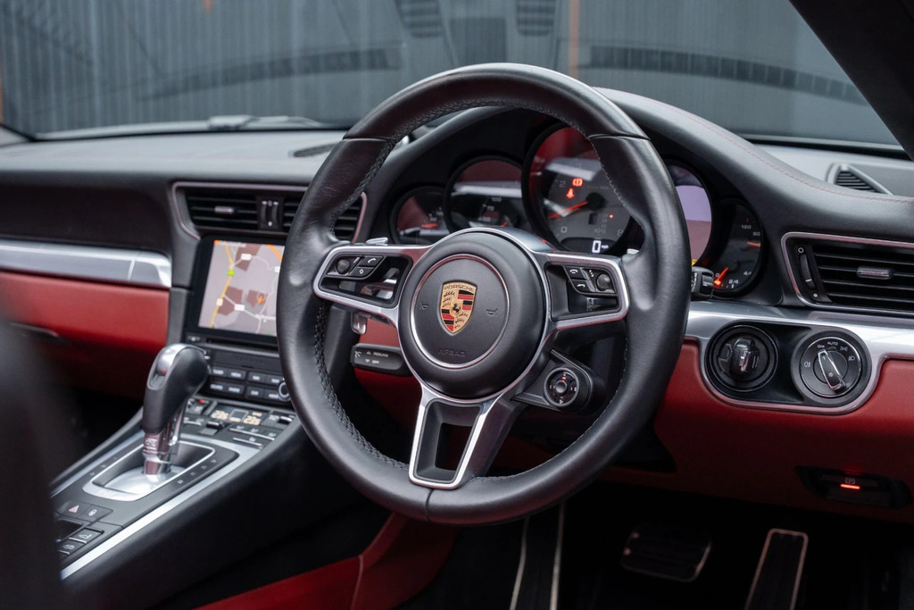 Porsche 911 2017 67 Carrera Red #4