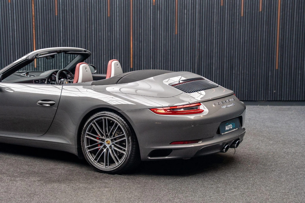Porsche 911 2017 67 Carrera Red #21