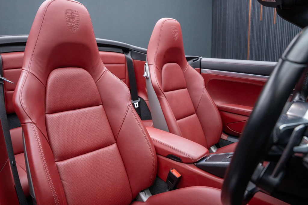 Porsche 911 2017 67 Carrera Red #12