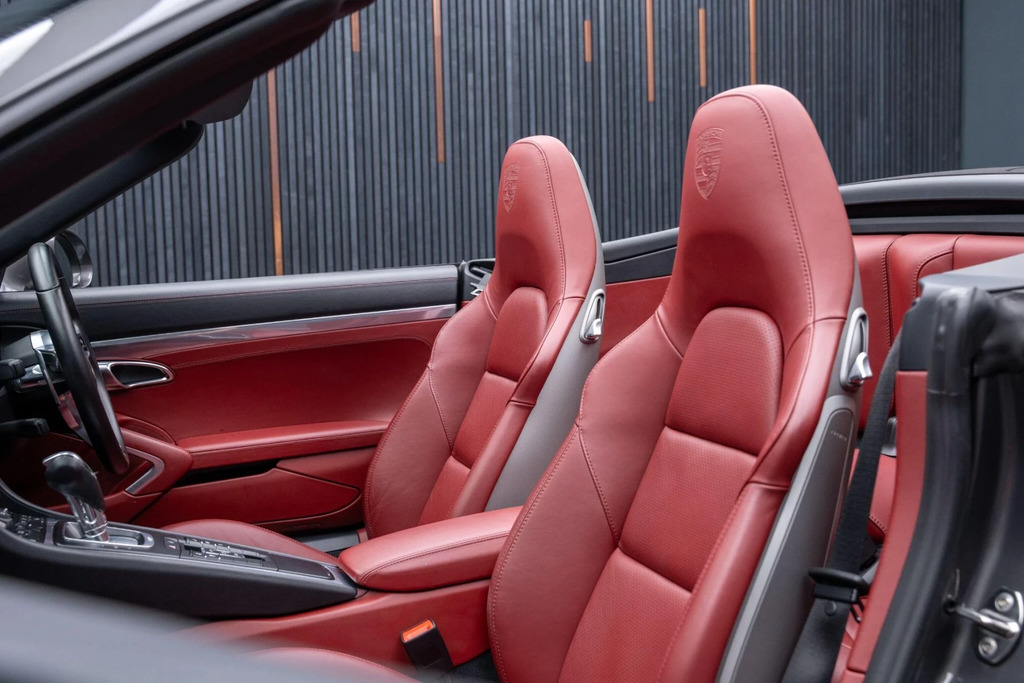 Porsche 911 2017 67 Carrera Red #44