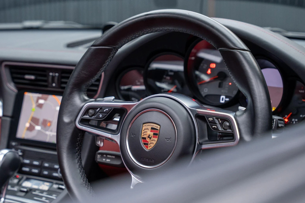 Porsche 911 2017 67 Carrera Red #45