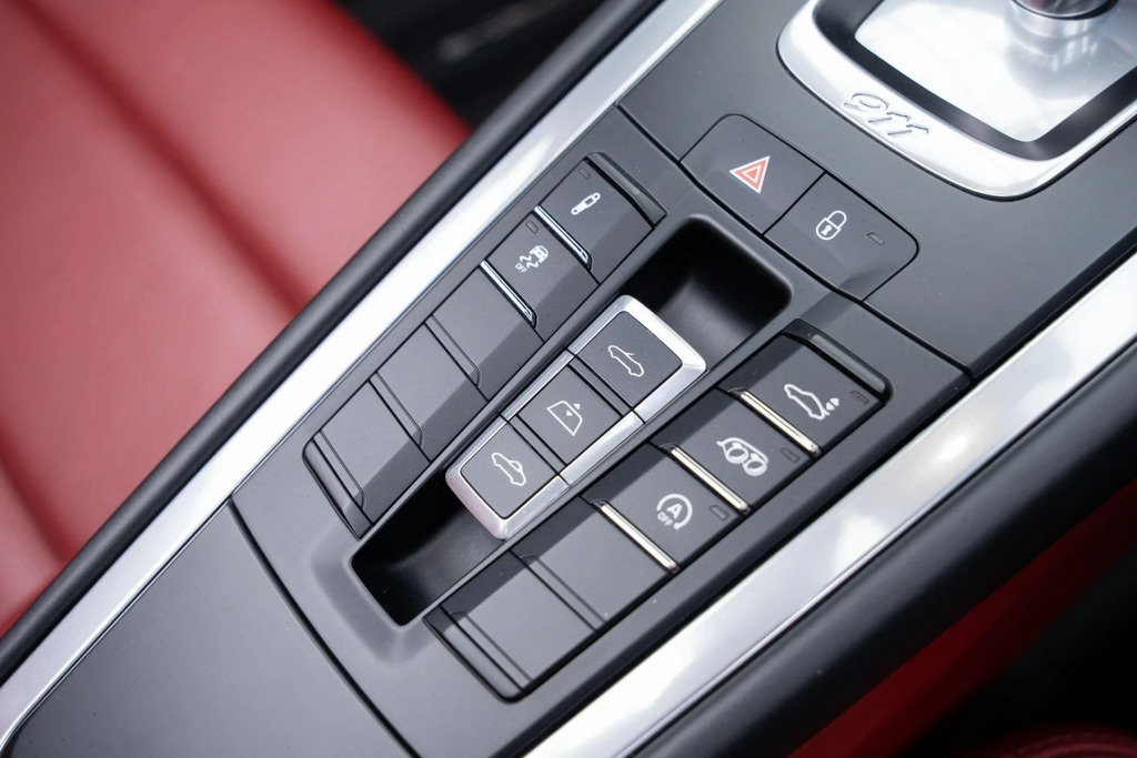 Porsche 911 2017 67 Carrera Red #26