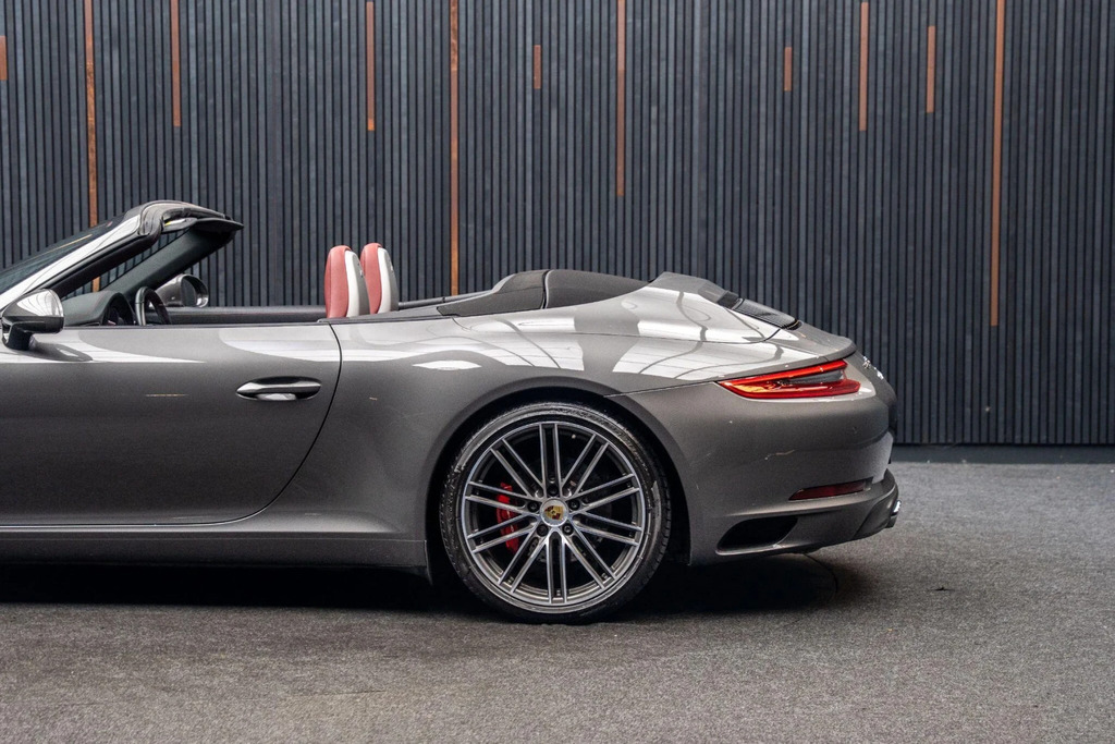 Porsche 911 2017 67 Carrera Red #19
