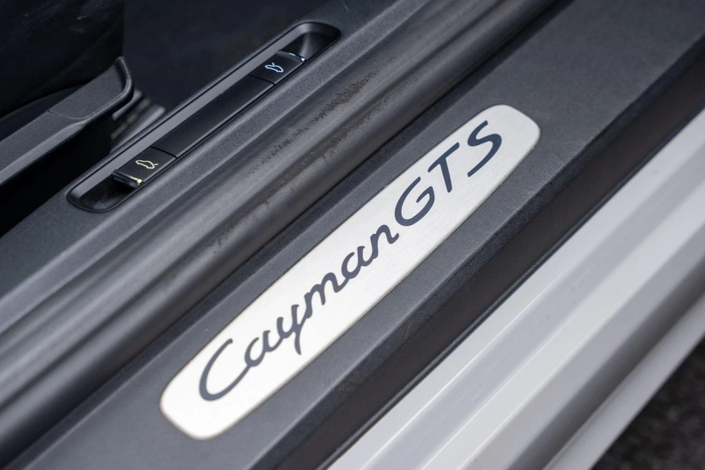Porsche 718 Cayman 2L Null Grey #36