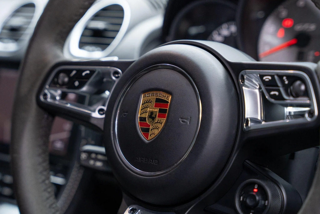 Porsche 718 Cayman 2L Null Grey #20