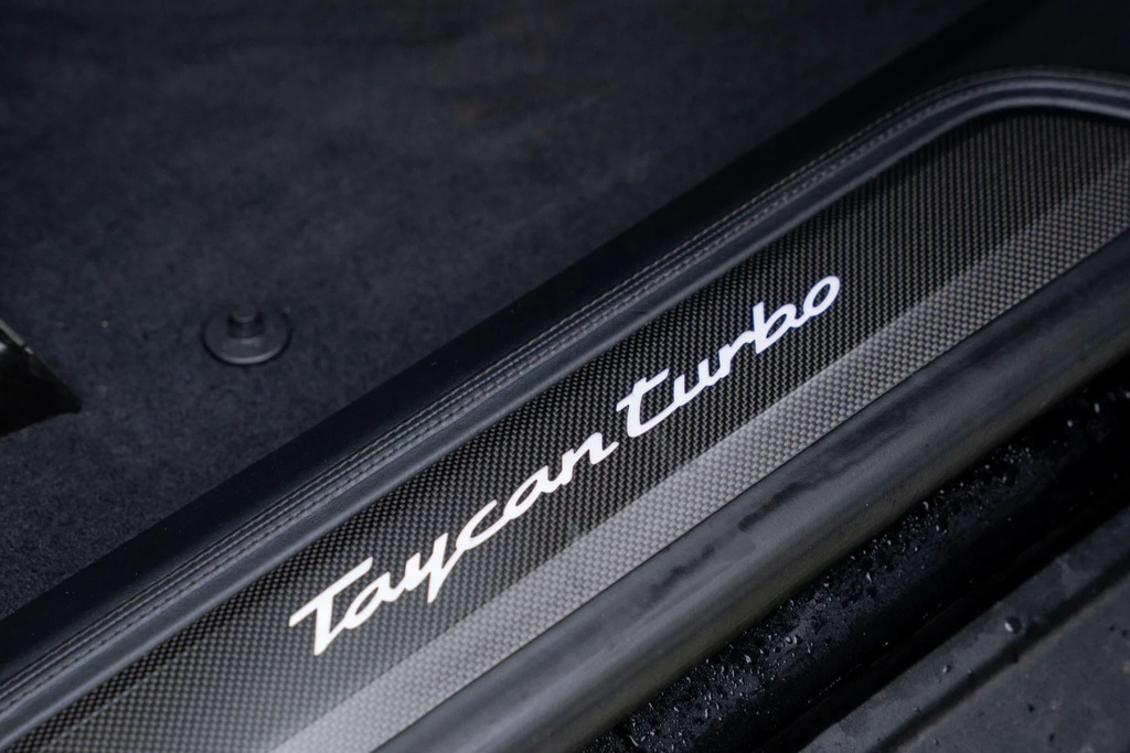 Porsche Taycan Performance Plus 4S Grey #37