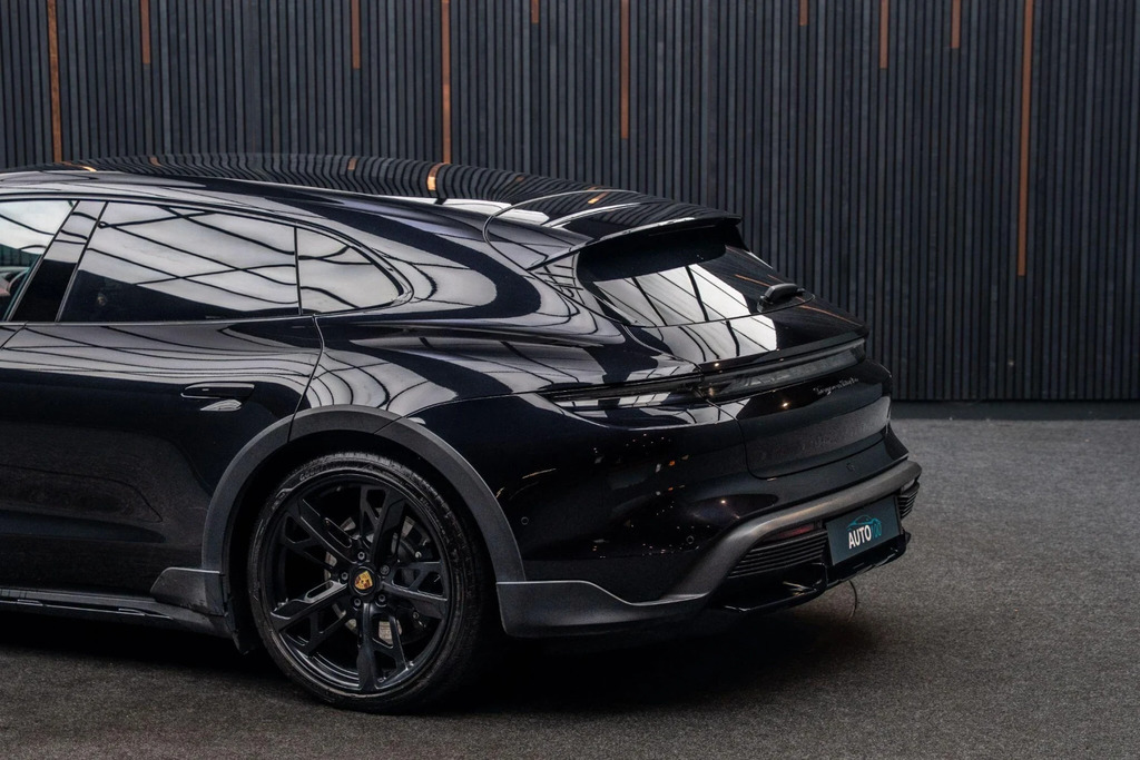 Porsche Taycan Performance Plus 4S Grey #23