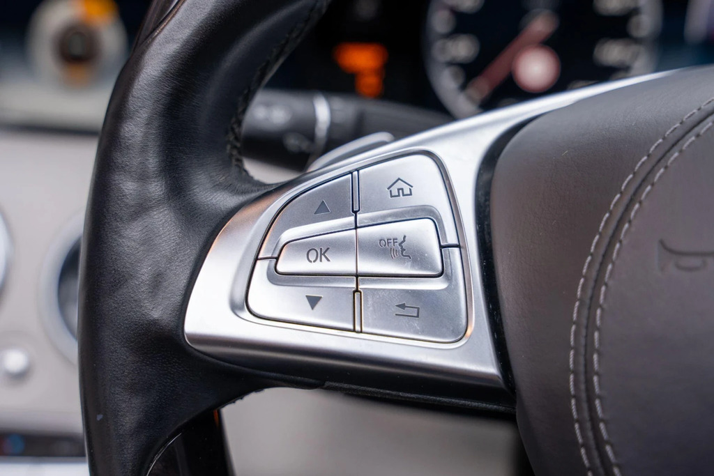 Mercedes-Benz S Class Amg S 63 Black #30
