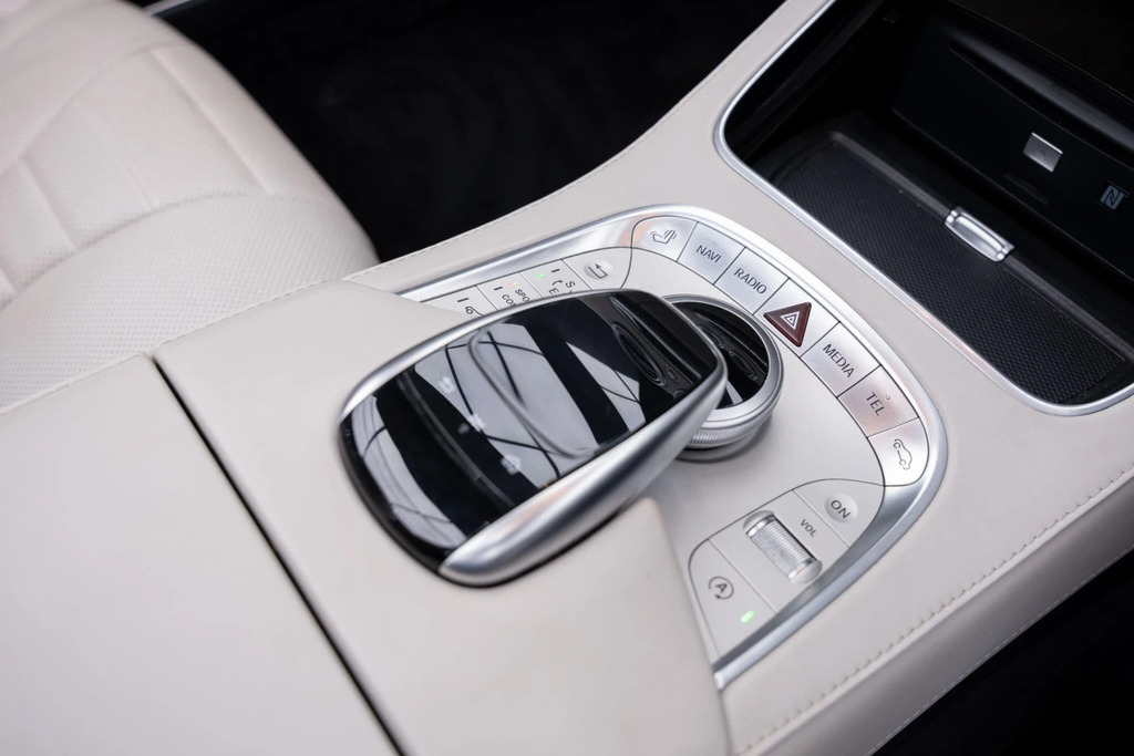 Mercedes-Benz S Class Amg S 63 Black #26