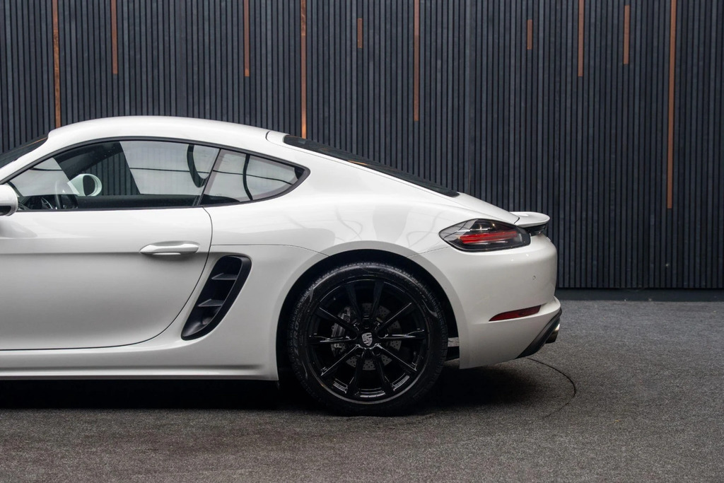 Porsche 718 Cayman 2L Null Black #17
