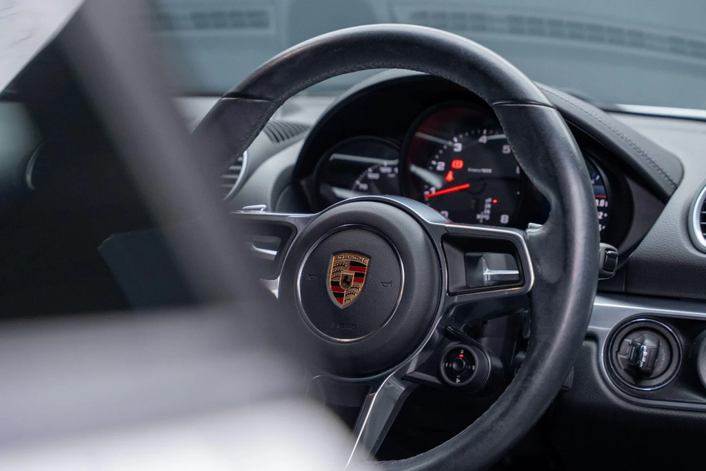 Porsche 718 Cayman 2L Null Black #40