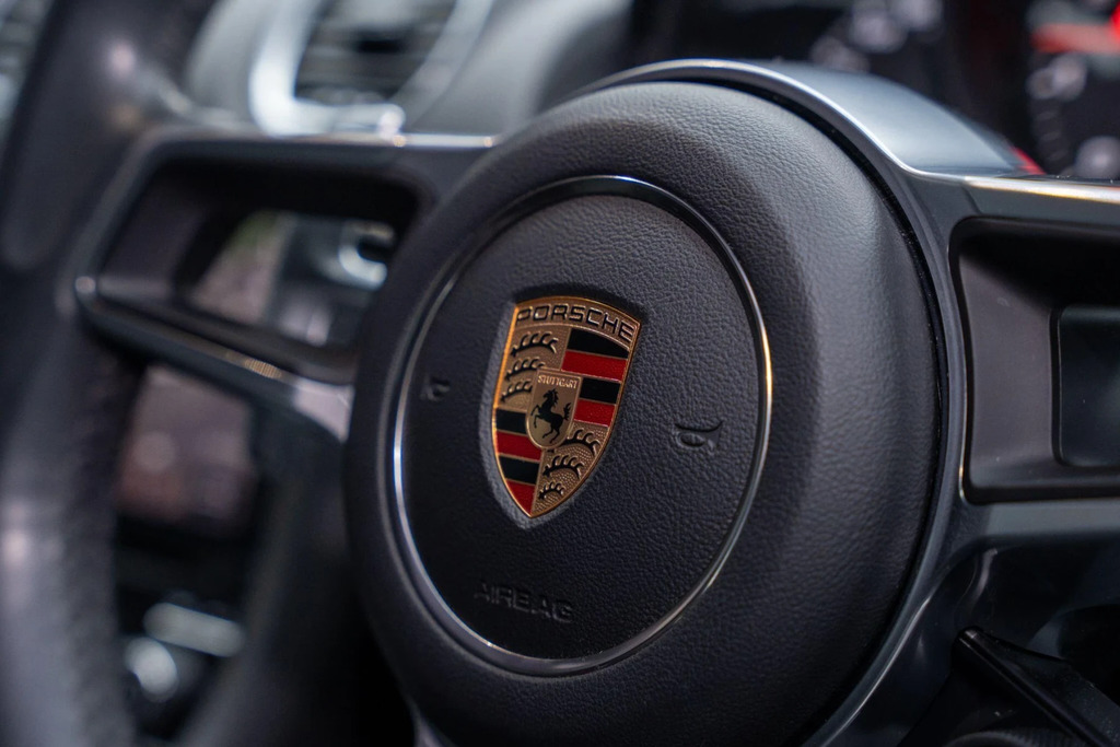 Porsche 718 Cayman 2L Null Black #36