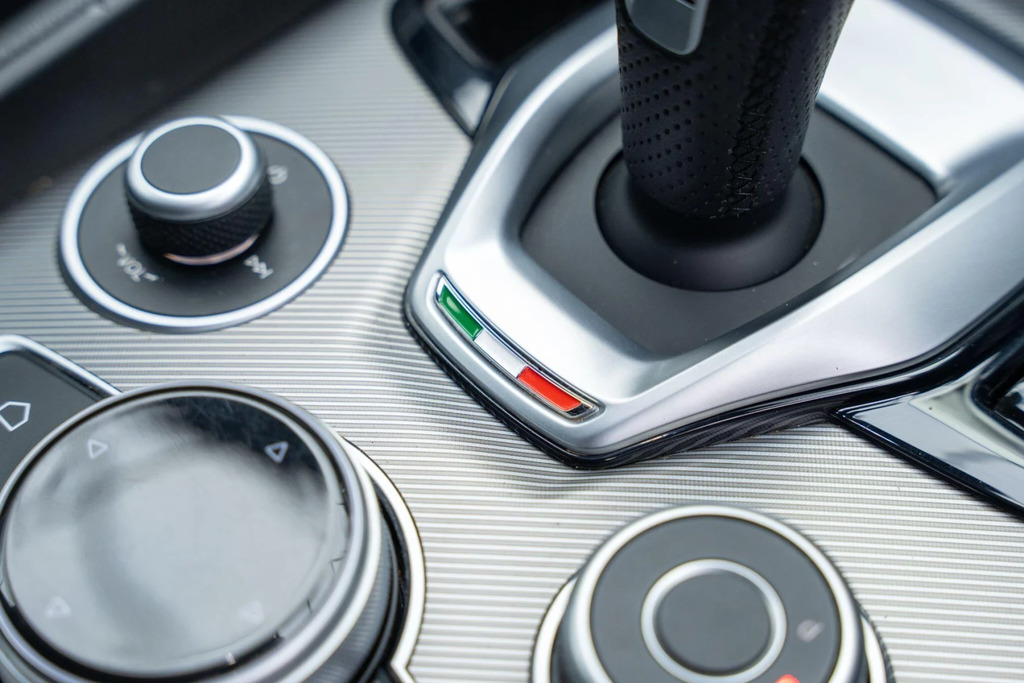 Alfa Romeo Giulia Saloon Black #29