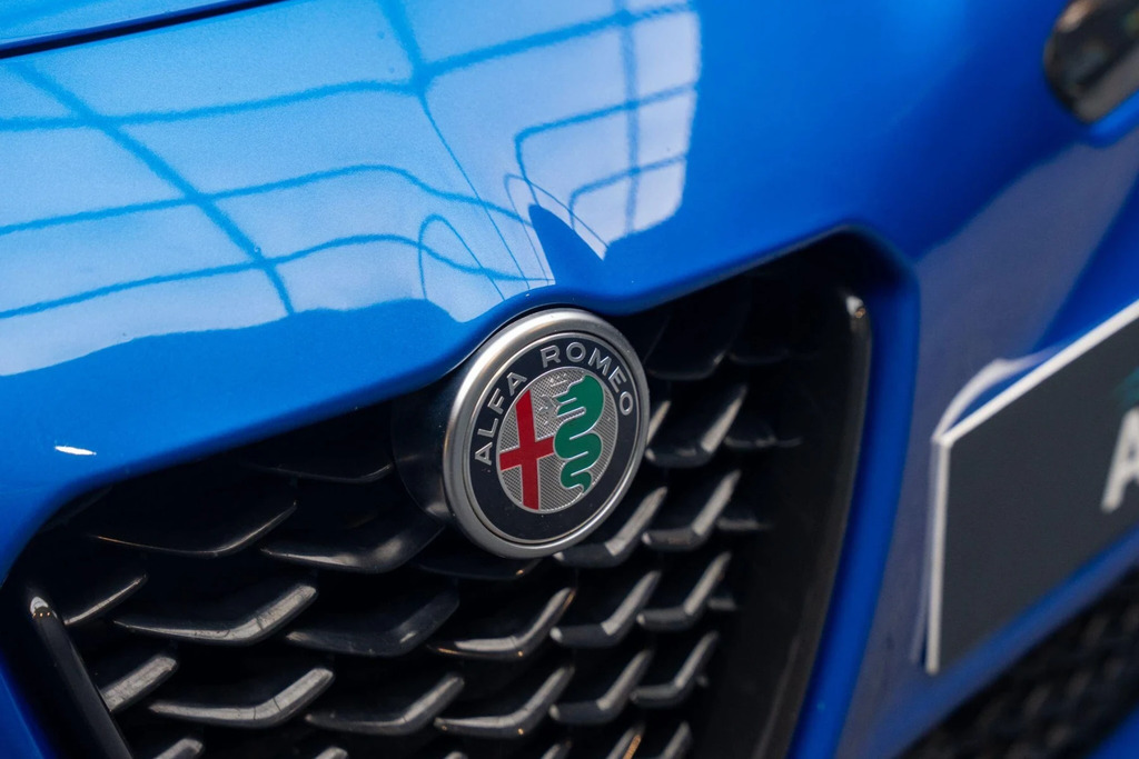 Alfa Romeo Giulia Saloon Black #32