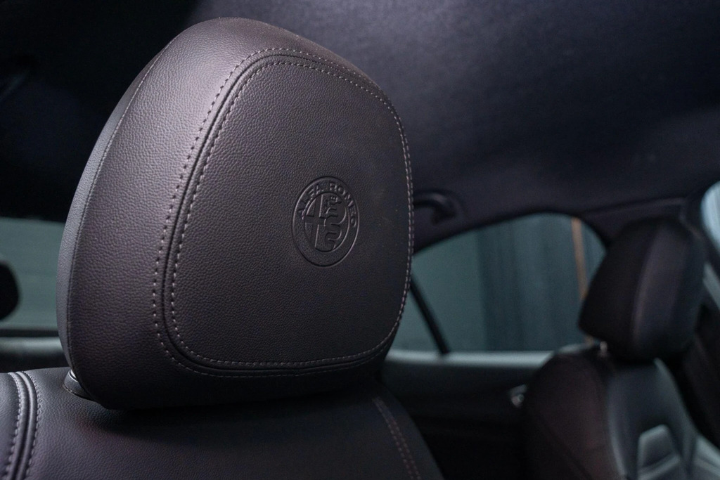 Alfa Romeo Giulia Saloon Black #8