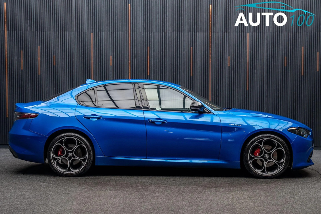 Alfa Romeo Giulia Saloon Black #11