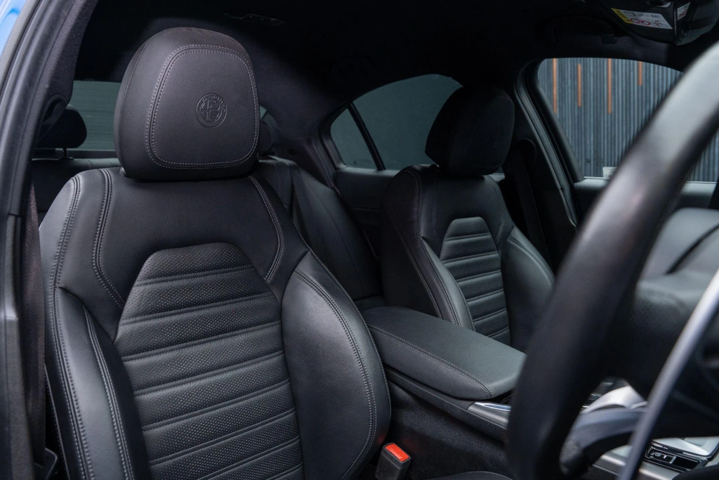Alfa Romeo Giulia Saloon Black #12
