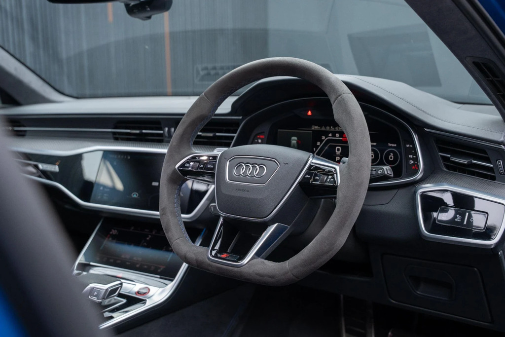 Audi RS6 Avant Estate Black #48