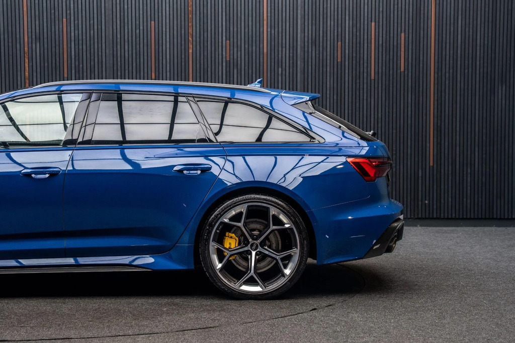Audi RS6 Avant Estate Black #17