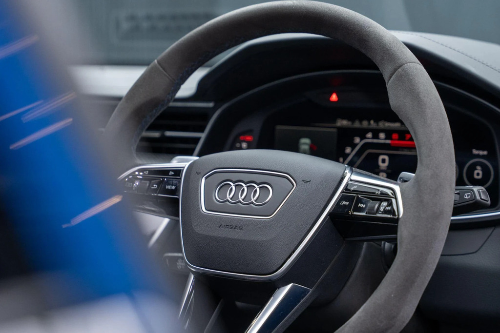 Audi RS6 Avant Estate Black #51