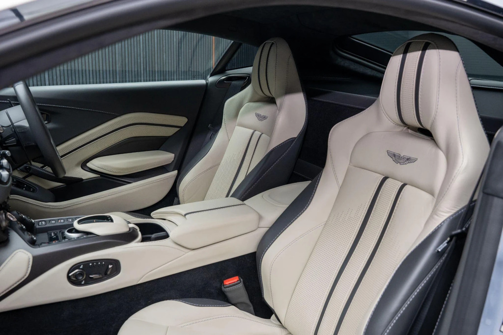 Aston Martin Vantage Vantage V8 Silver #34