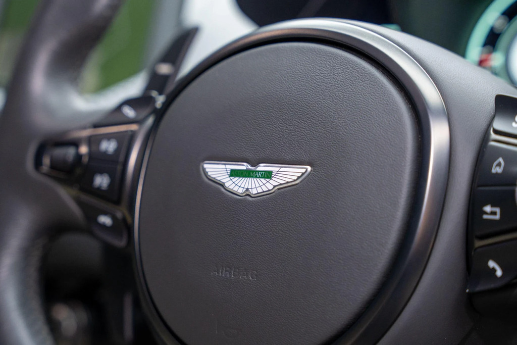 Aston Martin Vantage Vantage V8 Silver #31