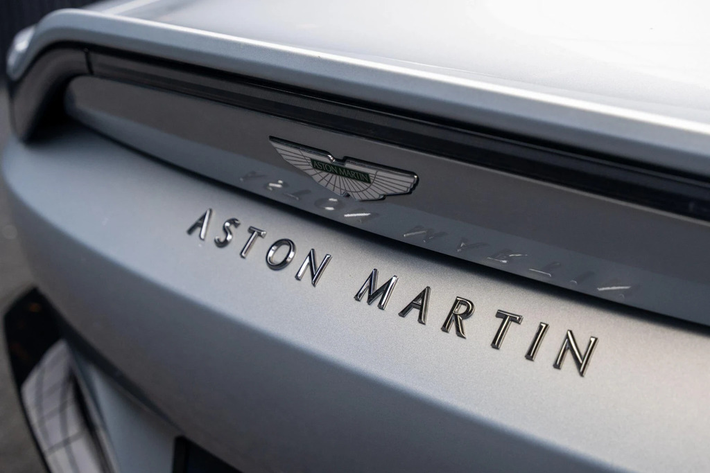 Aston Martin Vantage Vantage V8 Silver #23