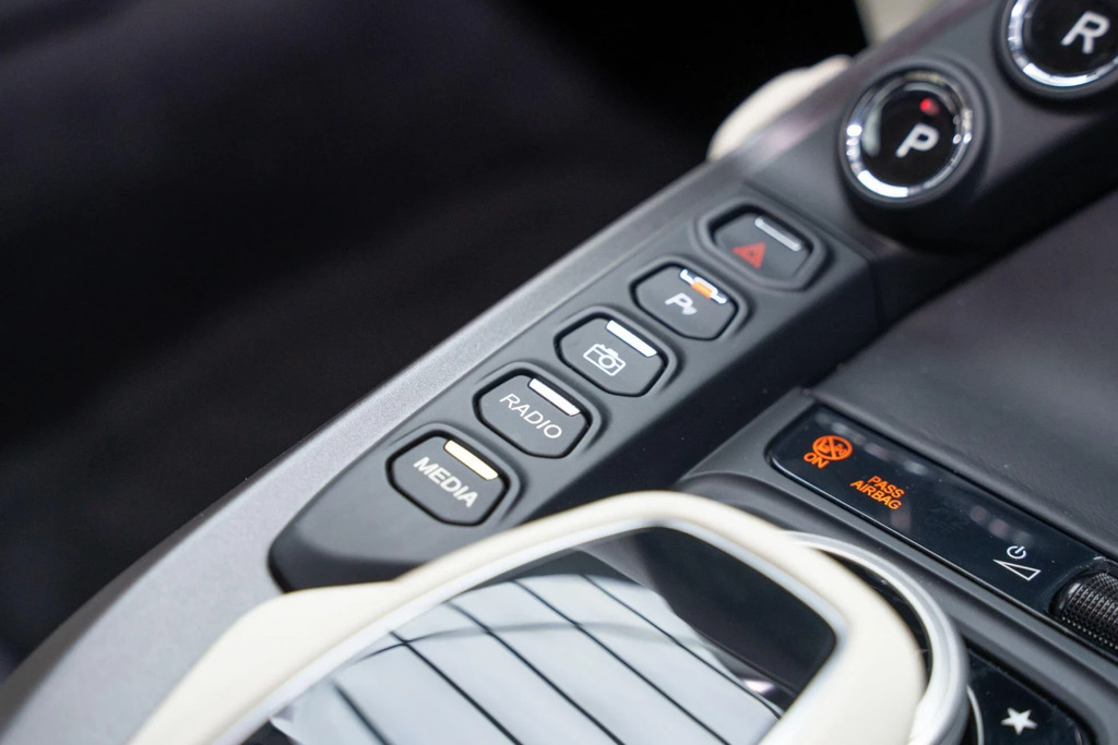 Aston Martin Vantage Vantage V8 Silver #22