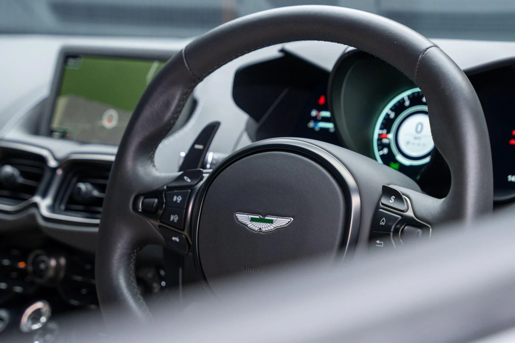 Aston Martin Vantage Vantage V8 Silver #38