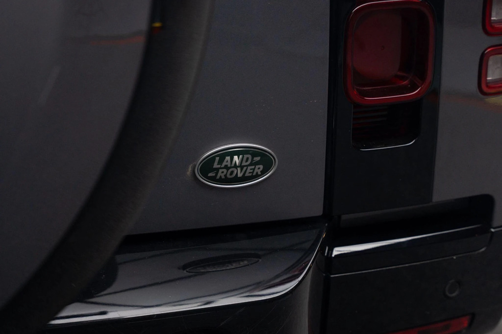 Land Rover Defender 130 Defender First Ed D Mhev Grey #31
