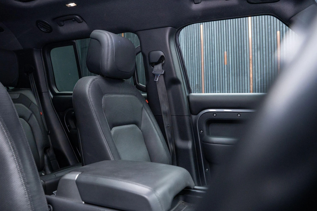 Land Rover Defender 130 Defender First Ed D Mhev Grey #38