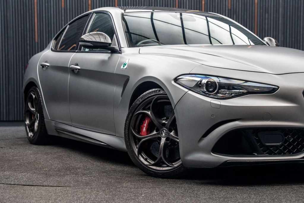 Alfa Romeo Giulia Red #7