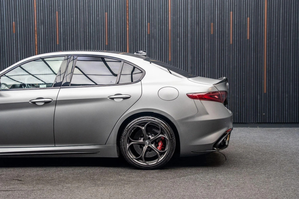Alfa Romeo Giulia Red #17
